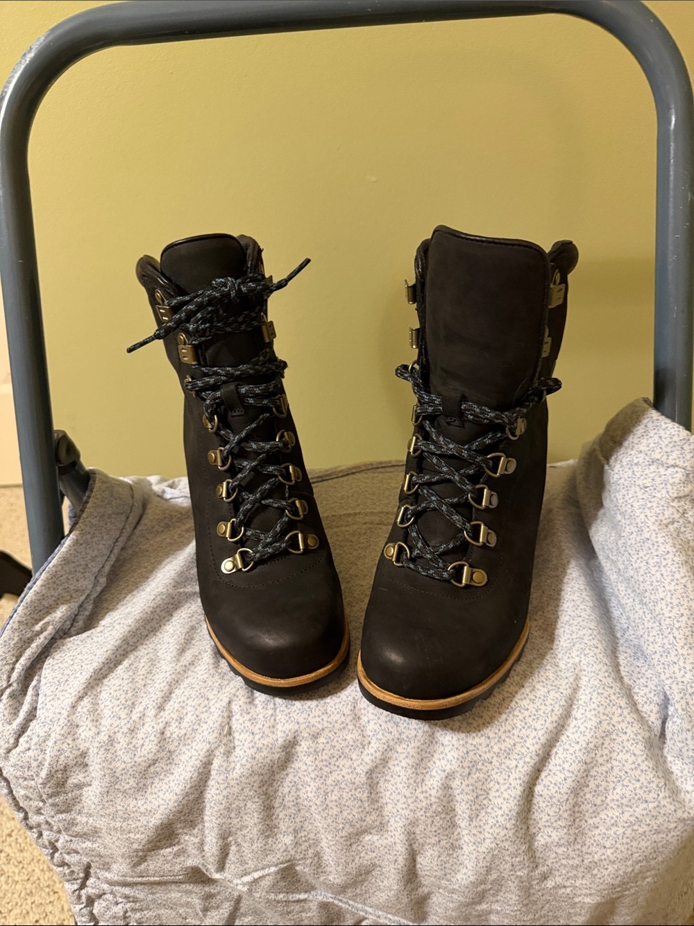 Sorel Black Lace-Up Hiking Boots with Brown Trim